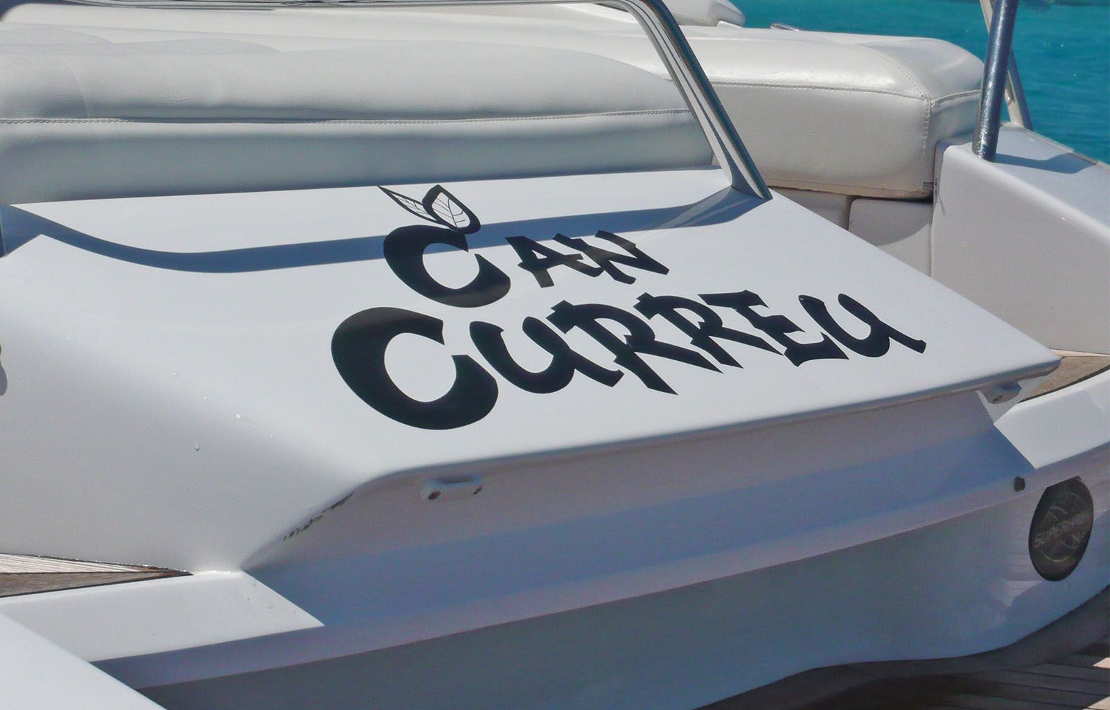 Sunseeker Superhawk Boot für Charter in Ibiza